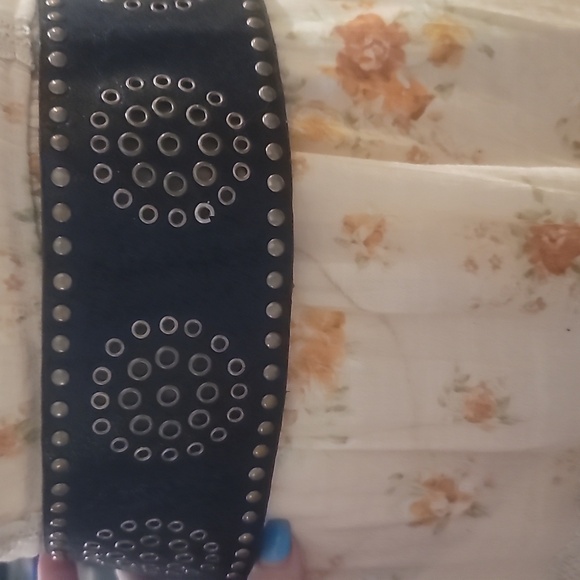 vintage oversized Black Gold Studded grommet Belt bohemian - Picture 3 of 6